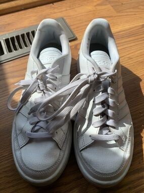 adidas Women’s White Leather Casual Shoe Sneaker Grand Court SE Size 8
